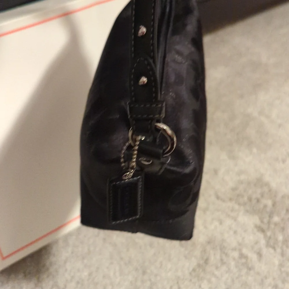 Coach signature C purse - Picture 5 of 8